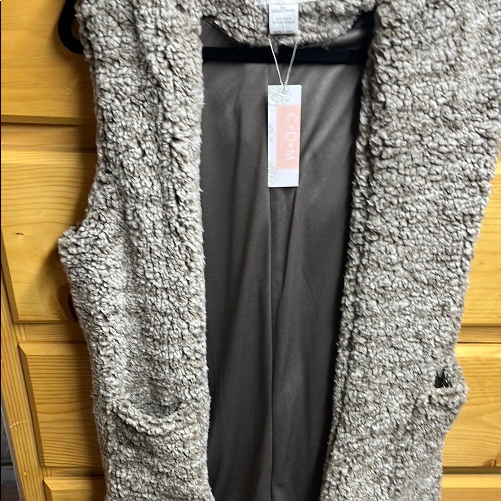 Crown & Ivy Gray Sherpa Vest